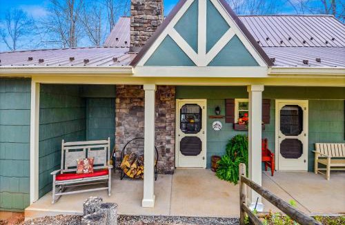 Moneta House | Cottage at the Lake