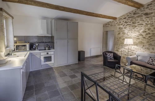 Colonzelle Cottage | Cottage 'Atelier' with Shared Pool, Shared Terrace and Wi-Fi