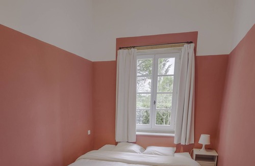 Colonzelle Cottage | Cottage 'Atelier' with Shared Pool, Shared Terrace and Wi-Fi