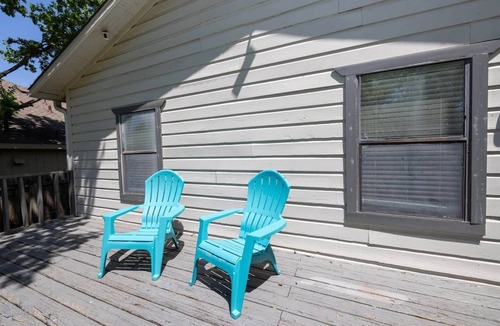 Woodstone Village House | Cottage ATX | 3BR GFiber WiFi Keep Austin Cozy