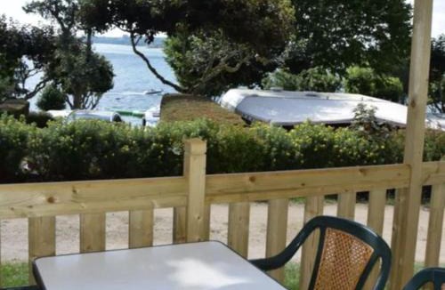 Salles-Curan Other | Cottage au bord du lac avec terrasse, idéal pour 5 personnes - API-1-52-726
