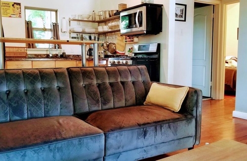 Holly House | Cottage by Lady Bird Lake and Trail