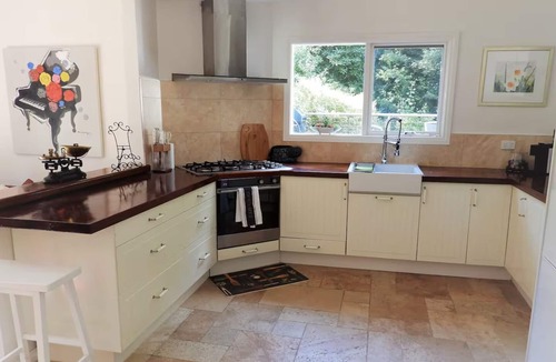 Mount Macedon House | Cottage by the Bowser