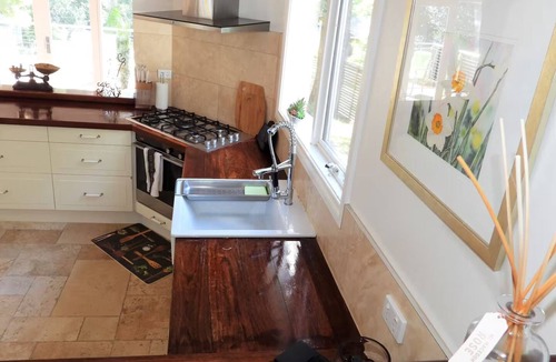 Mount Macedon House | Cottage by the Bowser