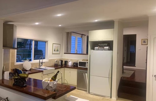 Mount Macedon House | Cottage by the Bowser