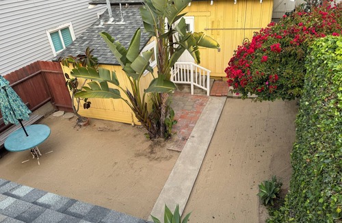 West Newport Cottage | Cottage by the Beach