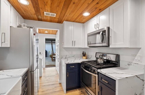 Lantern District Cottage | Cottage by the Harbor