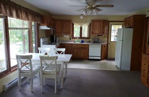 L'Amable Cottage | Cottage by The Lake