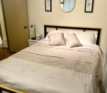 Ames Apartment | Cottage by the park