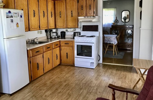 L' e-Verte House | Cottage by the sea. Five minutes from the Newfoundland ferry!