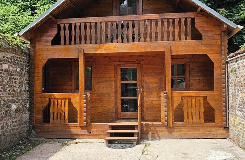 Dieppe Ski Chalet | COTTAGE BY THE SEA