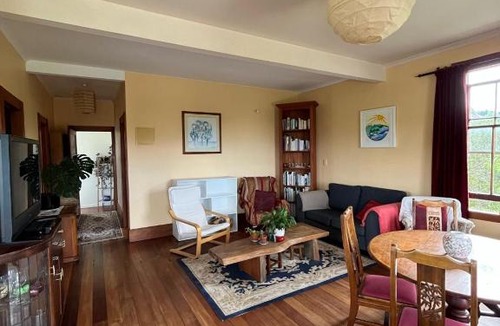 Raglan House | Cottage by the Sea