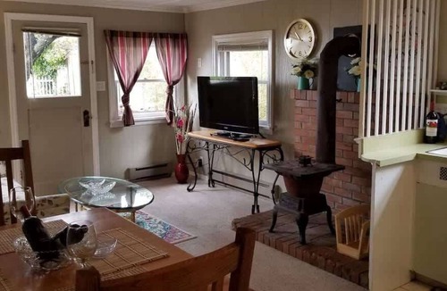 Anacortes Cottage | Cottage by the Sea