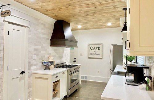 McDonough House | Cottage by the Square