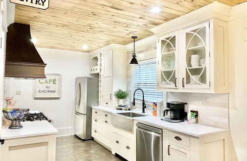 McDonough House | Cottage by the Square