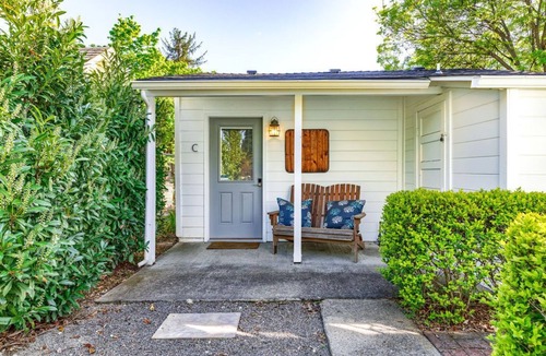 Jacksonville Cottage | Cottage C with Large Private Patio