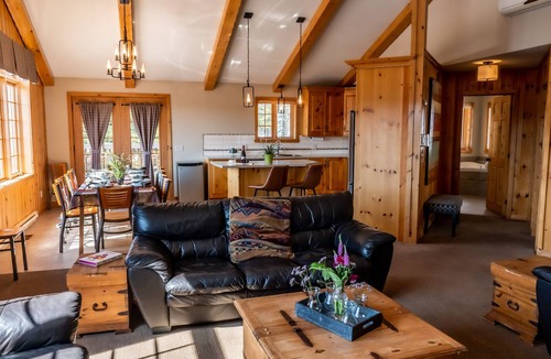 Sainte-Agathe-des-Monts Ski Chalet | Cottage Vasara for 12 people