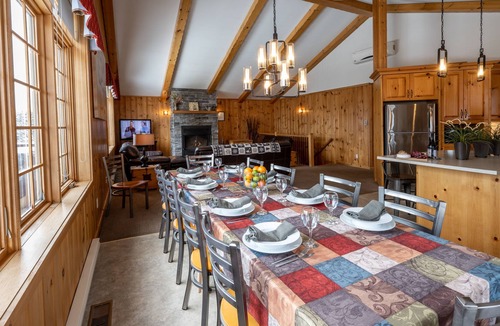 Sainte-Agathe-des-Monts Ski Chalet | Cottage Ziema for 12 people