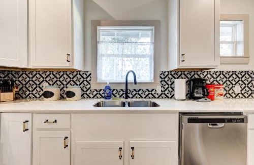Central Oklahoma City House | Cottage Chic- Less than 5 mins to Plaza District
