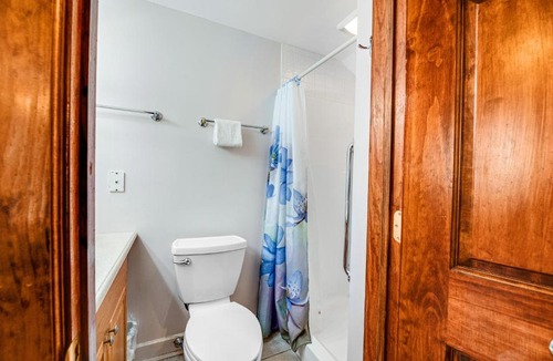 Canandaigua House | Cottage City Manor House Upper Level