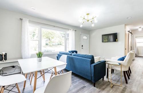 Durham House | Cottage Close to Dtown Durham & Duke