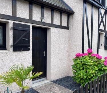 Cabourg House | Cottage cosy avec jardin, piscine et parking