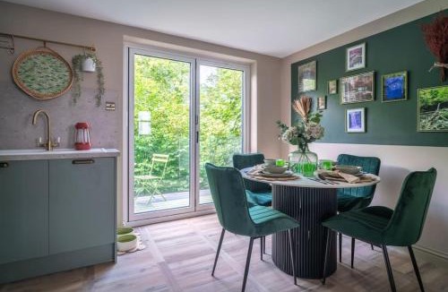 Pontneddfechan House | Cottage Cwtch