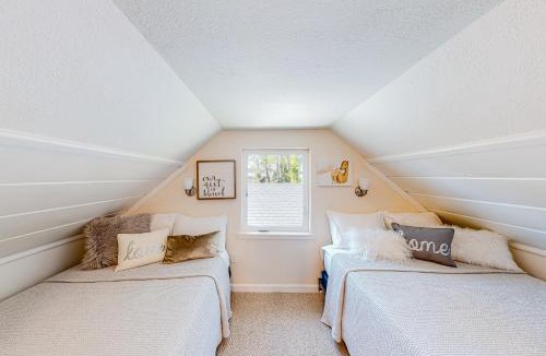 Nelscott House | Cottage De La Mer