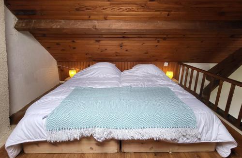 Bannegon Villa | Cottage du Diot, son lac et son île