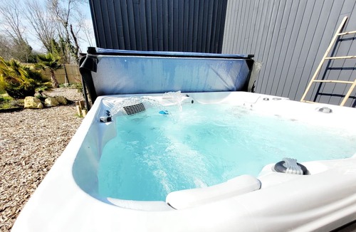 Saint-Jean-de-Monts Ski Chalet | Cottage Enjoy - SPA Privatif