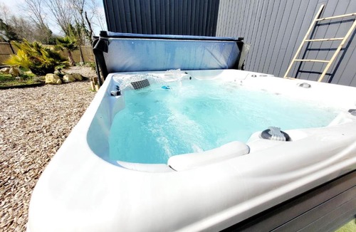 Saint-Jean-de-Monts Ski Chalet | Cottage Enjoy - SPA Privatif