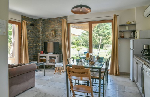 Saint-Bueil Cottage | Cottage 'Entre Lacs Et Montagne' with Mountain View, Wi-Fi and Air Conditioning