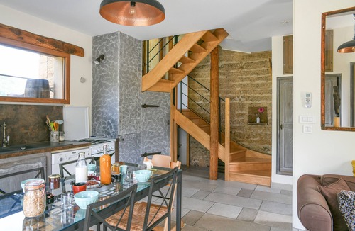 Saint-Bueil Cottage | Cottage 'Entre Lacs Et Montagne' with Mountain View, Wi-Fi and Air Conditioning