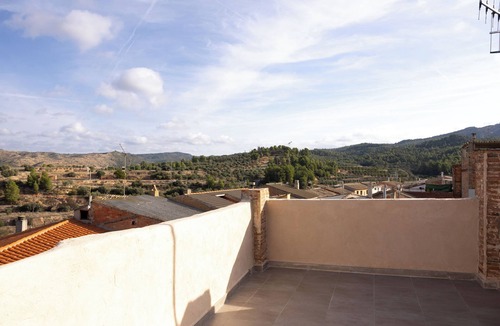 La Torre de l'Espanyol Cottage | Cottage near the mountains (climbing in Margalef) and river (kayaking Ebro river)
