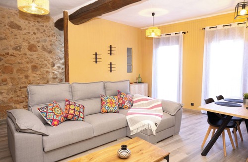 La Torre de l'Espanyol Cottage | Cottage near the mountains (climbing in Margalef) and river (kayaking Ebro river)