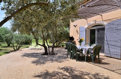 Apt Cottage | Cottage facing the luberon with swimming pool