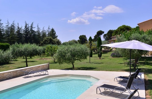 Apt Cottage | Cottage facing the luberon with swimming pool