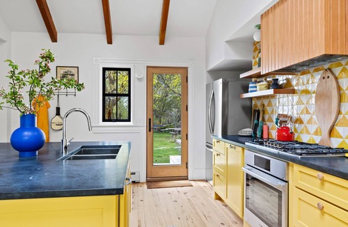 New Shoreham House | Cottage Farm near Mansion Beach
