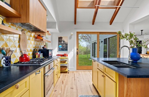 New Shoreham House | Cottage Farm near Mansion Beach
