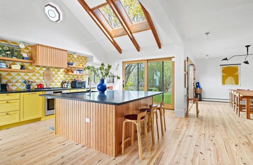 New Shoreham House | Cottage Farm near Mansion Beach