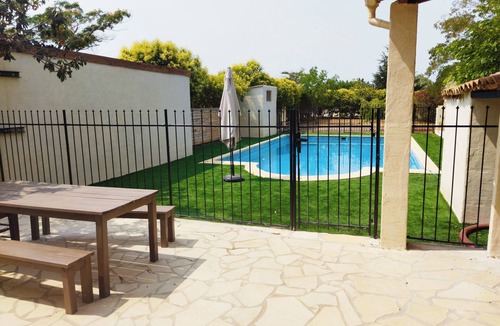 Le Somail Apartment | Cottage for 2 people, ideally located just 100 meters from the Canal du Midi