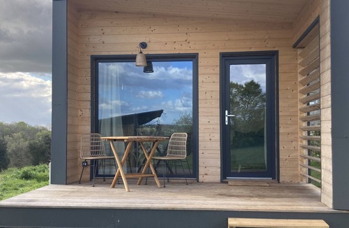 Serignac Ski Chalet | Cottage for 2, with a private spa and heated swiming pool