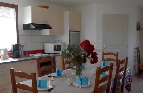 Crots Apartment | Cottage for 4 Guests with Mountain View