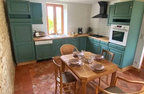 Chavroches Cottage | Cottage for 5, nature & greenery, pets welcome