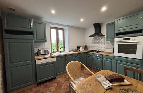 Chavroches Cottage | Cottage for 5, nature & greenery, pets welcome