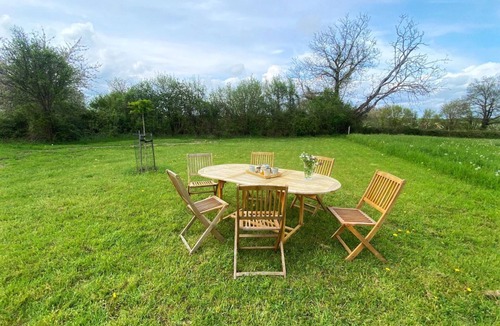 Chavroches Cottage | Cottage for 5, nature & greenery, pets welcome