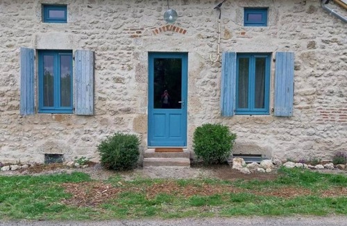 Chavroches Cottage | Cottage for 5, nature & greenery, pets welcome