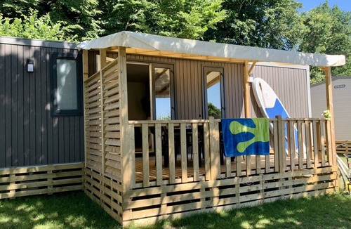 Salles-Curan House | Cottage for 5 with lakeside terrace