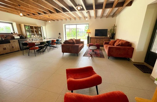 Courcelles-de-Touraine Cottage | Cottage with private garden, near castles, pets allowed