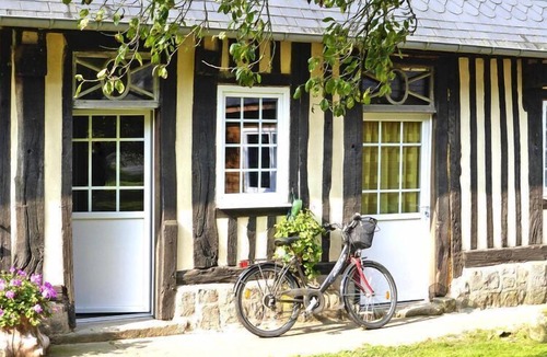 Crasville-la-Rocquefort House | Cottage in Normandy near Alabaster Coast